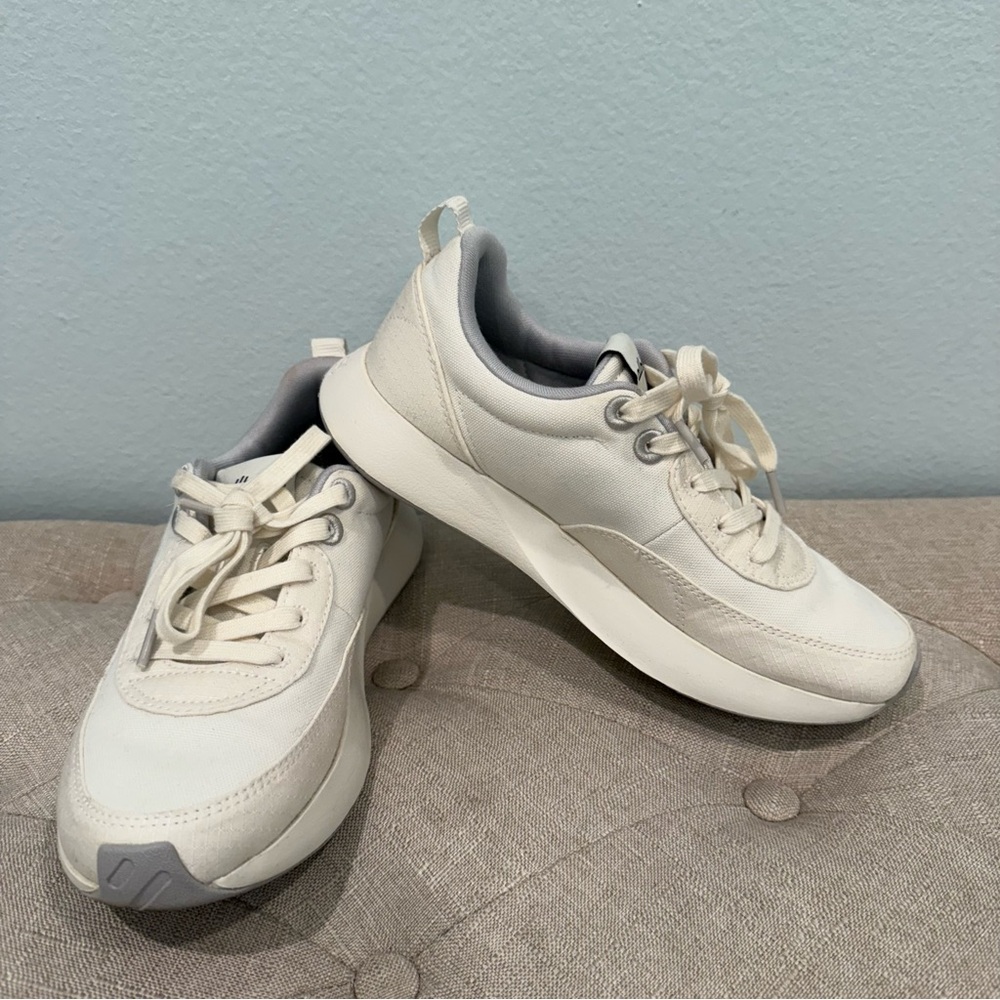 Allbirds Women's Couriers White Sneaker Size 8
